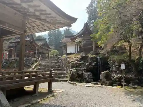日吉大社の{uncategorized: "未分類", other: "その他", undefined: "問題あり", building: "その他建物", grave: "お墓", sacred_gate: "鳥居", guardian: "狛犬", statue: "像", buddha: "仏像", history: "歴史", nature: "自然", garden: "庭園", animal: "動物", pagoda: "塔", temizu: "手水舎", mountain_gate: "山門・神門", sanctuary: "本殿・本堂", subordinate: "末社・摂社", art: "芸術", scenery: "景色", jizo: "地蔵", ema: "絵馬", goshuin: "御朱印", omikuji: "おみくじ", items: "授与品その他", amulet: "お守り", goshuincho: "御朱印帳", eats: "食事", festival: "お祭り", votive_dance: "神楽", shichigosan: "七五三参", wedding: "結婚式", experience: "体験その他", initially: "初詣", around: "周辺", anti_infection: "感染症対策"}