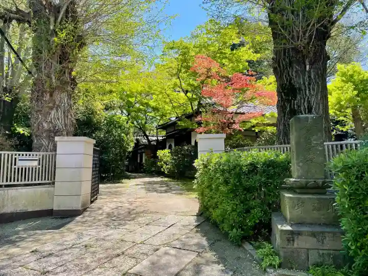 久成寺の{uncategorized: "未分類", other: "その他", undefined: "問題あり", building: "その他建物", grave: "お墓", sacred_gate: "鳥居", guardian: "狛犬", statue: "像", buddha: "仏像", history: "歴史", nature: "自然", garden: "庭園", animal: "動物", pagoda: "塔", temizu: "手水舎", mountain_gate: "山門・神門", sanctuary: "本殿・本堂", subordinate: "末社・摂社", art: "芸術", scenery: "景色", jizo: "地蔵", ema: "絵馬", goshuin: "御朱印", omikuji: "おみくじ", items: "授与品その他", amulet: "お守り", goshuincho: "御朱印帳", eats: "食事", festival: "お祭り", votive_dance: "神楽", shichigosan: "七五三参", wedding: "結婚式", experience: "体験その他", initially: "初詣", around: "周辺", anti_infection: "感染症対策"}