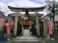 満足稲荷神社の{uncategorized: "未分類", other: "その他", undefined: "問題あり", building: "その他建物", grave: "お墓", sacred_gate: "鳥居", guardian: "狛犬", statue: "像", buddha: "仏像", history: "歴史", nature: "自然", garden: "庭園", animal: "動物", pagoda: "塔", temizu: "手水舎", mountain_gate: "山門・神門", sanctuary: "本殿・本堂", subordinate: "末社・摂社", art: "芸術", scenery: "景色", jizo: "地蔵", ema: "絵馬", goshuin: "御朱印", omikuji: "おみくじ", items: "授与品その他", amulet: "お守り", goshuincho: "御朱印帳", eats: "食事", festival: "お祭り", votive_dance: "神楽", shichigosan: "七五三参", wedding: "結婚式", experience: "体験その他", initially: "初詣", around: "周辺", anti_infection: "感染症対策"}