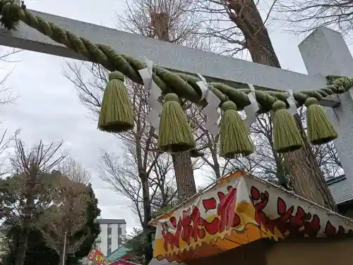 田無神社の{uncategorized: "未分類", other: "その他", undefined: "問題あり", building: "その他建物", grave: "お墓", sacred_gate: "鳥居", guardian: "狛犬", statue: "像", buddha: "仏像", history: "歴史", nature: "自然", garden: "庭園", animal: "動物", pagoda: "塔", temizu: "手水舎", mountain_gate: "山門・神門", sanctuary: "本殿・本堂", subordinate: "末社・摂社", art: "芸術", scenery: "景色", jizo: "地蔵", ema: "絵馬", goshuin: "御朱印", omikuji: "おみくじ", items: "授与品その他", amulet: "お守り", goshuincho: "御朱印帳", eats: "食事", festival: "お祭り", votive_dance: "神楽", shichigosan: "七五三参", wedding: "結婚式", experience: "体験その他", initially: "初詣", around: "周辺", anti_infection: "感染症対策"}