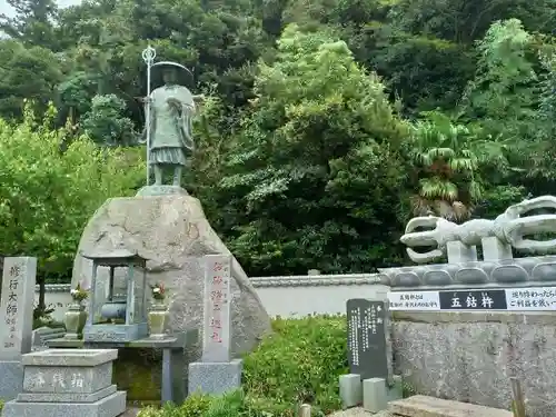 妙音寺の像