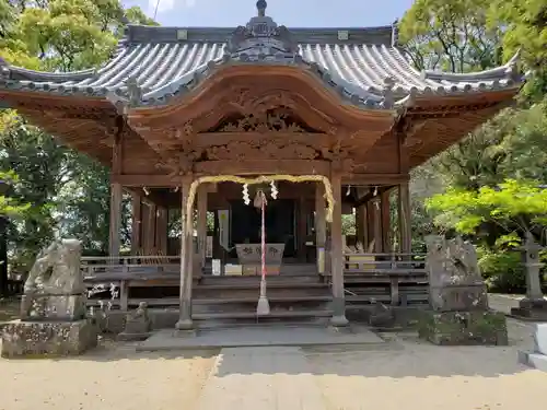 岡山神社の本殿・本堂