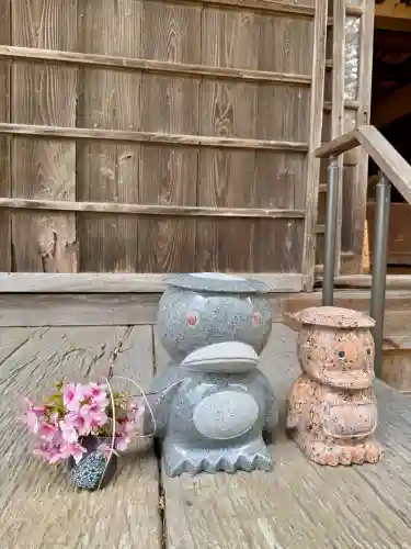 かっぱの寺 栖足寺の{uncategorized: "未分類", other: "その他", undefined: "問題あり", building: "その他建物", grave: "お墓", sacred_gate: "鳥居", guardian: "狛犬", statue: "像", buddha: "仏像", history: "歴史", nature: "自然", garden: "庭園", animal: "動物", pagoda: "塔", temizu: "手水舎", mountain_gate: "山門・神門", sanctuary: "本殿・本堂", subordinate: "末社・摂社", art: "芸術", scenery: "景色", jizo: "地蔵", ema: "絵馬", goshuin: "御朱印", omikuji: "おみくじ", items: "授与品その他", amulet: "お守り", goshuincho: "御朱印帳", eats: "食事", festival: "お祭り", votive_dance: "神楽", shichigosan: "七五三参", wedding: "結婚式", experience: "体験その他", initially: "初詣", around: "周辺", anti_infection: "感染症対策"}