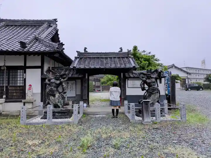 祇園山 徳城寺の山門・神門