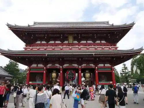 浅草寺の山門