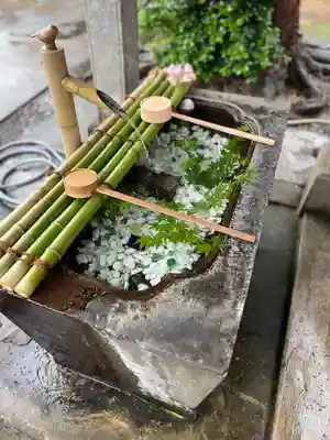 平出雷電神社の手水舎