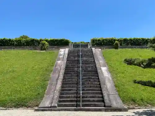 崇神天皇　山邊道勾岡上陵(奈良県)