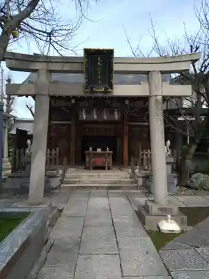 飛木稲荷神社の鳥居