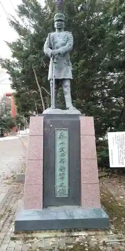 永山神社の像