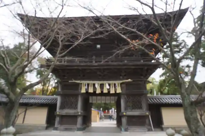 香椎宮の山門・神門