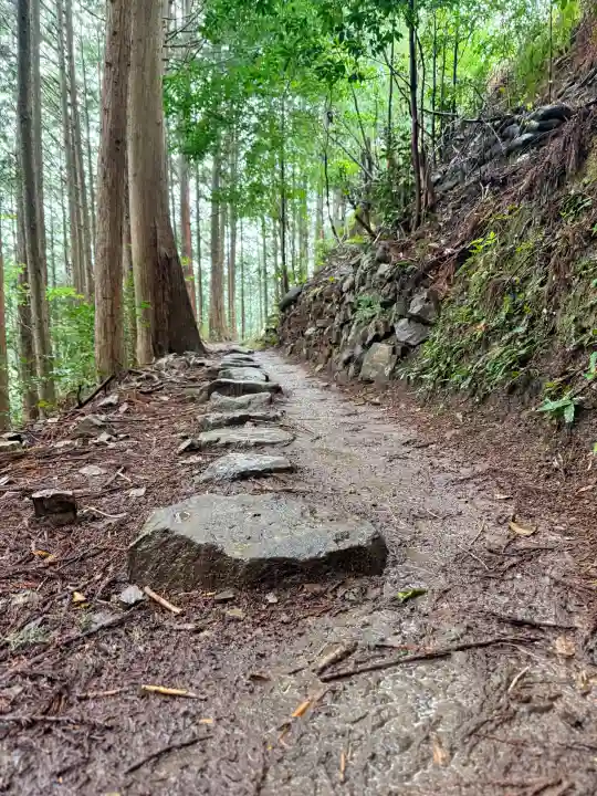 熊野本宮大社の{uncategorized: "未分類", other: "その他", undefined: "問題あり", building: "その他建物", grave: "お墓", sacred_gate: "鳥居", guardian: "狛犬", statue: "像", buddha: "仏像", history: "歴史", nature: "自然", garden: "庭園", animal: "動物", pagoda: "塔", temizu: "手水舎", mountain_gate: "山門・神門", sanctuary: "本殿・本堂", subordinate: "末社・摂社", art: "芸術", scenery: "景色", jizo: "地蔵", ema: "絵馬", goshuin: "御朱印", omikuji: "おみくじ", items: "授与品その他", amulet: "お守り", goshuincho: "御朱印帳", eats: "食事", festival: "お祭り", votive_dance: "神楽", shichigosan: "七五三参", wedding: "結婚式", experience: "体験その他", initially: "初詣", around: "周辺", anti_infection: "感染症対策"}