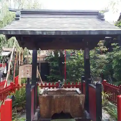 鴻神社の手水舎