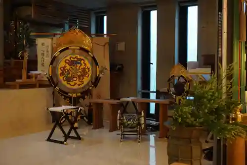 八津御嶽神社の本殿・本堂