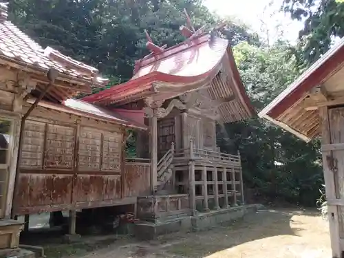 利川神社の本殿