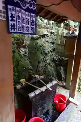 伏見稲荷大社の手水舎