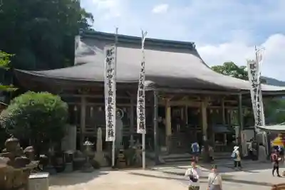 青岸渡寺の本殿・本堂