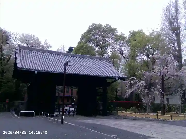 輪王寺両大師堂(寛永寺輪王殿)の{uncategorized: "未分類", other: "その他", undefined: "問題あり", building: "その他建物", grave: "お墓", sacred_gate: "鳥居", guardian: "狛犬", statue: "像", buddha: "仏像", history: "歴史", nature: "自然", garden: "庭園", animal: "動物", pagoda: "塔", temizu: "手水舎", mountain_gate: "山門・神門", sanctuary: "本殿・本堂", subordinate: "末社・摂社", art: "芸術", scenery: "景色", jizo: "地蔵", ema: "絵馬", goshuin: "御朱印", omikuji: "おみくじ", items: "授与品その他", amulet: "お守り", goshuincho: "御朱印帳", eats: "食事", festival: "お祭り", votive_dance: "神楽", shichigosan: "七五三参", wedding: "結婚式", experience: "体験その他", initially: "初詣", around: "周辺", anti_infection: "感染症対策"}