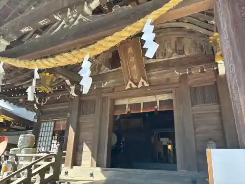 武田神社の本殿・本堂