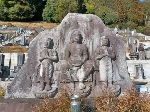 瀧泉寺の{uncategorized: "未分類", other: "その他", undefined: "問題あり", building: "その他建物", grave: "お墓", sacred_gate: "鳥居", guardian: "狛犬", statue: "像", buddha: "仏像", history: "歴史", nature: "自然", garden: "庭園", animal: "動物", pagoda: "塔", temizu: "手水舎", mountain_gate: "山門・神門", sanctuary: "本殿・本堂", subordinate: "末社・摂社", art: "芸術", scenery: "景色", jizo: "地蔵", ema: "絵馬", goshuin: "御朱印", omikuji: "おみくじ", items: "授与品その他", amulet: "お守り", goshuincho: "御朱印帳", eats: "食事", festival: "お祭り", votive_dance: "神楽", shichigosan: "七五三参", wedding: "結婚式", experience: "体験その他", initially: "初詣", around: "周辺", anti_infection: "感染症対策"}
