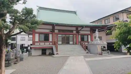 立安寺の本殿