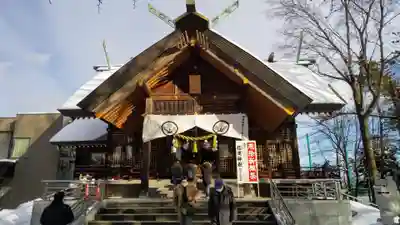 信濃神社の本殿・本堂
