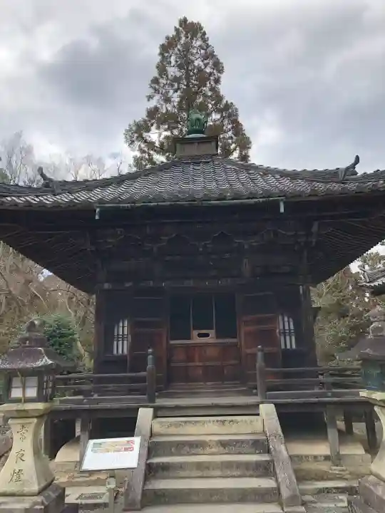 石山寺の{uncategorized: "未分類", other: "その他", undefined: "問題あり", building: "その他建物", grave: "お墓", sacred_gate: "鳥居", guardian: "狛犬", statue: "像", buddha: "仏像", history: "歴史", nature: "自然", garden: "庭園", animal: "動物", pagoda: "塔", temizu: "手水舎", mountain_gate: "山門・神門", sanctuary: "本殿・本堂", subordinate: "末社・摂社", art: "芸術", scenery: "景色", jizo: "地蔵", ema: "絵馬", goshuin: "御朱印", omikuji: "おみくじ", items: "授与品その他", amulet: "お守り", goshuincho: "御朱印帳", eats: "食事", festival: "お祭り", votive_dance: "神楽", shichigosan: "七五三参", wedding: "結婚式", experience: "体験その他", initially: "初詣", around: "周辺", anti_infection: "感染症対策"}
