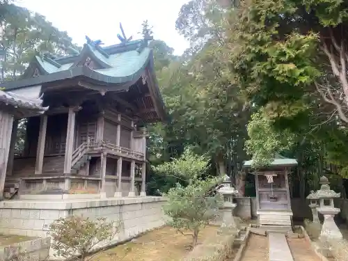 湊口神社の{uncategorized: "未分類", other: "その他", undefined: "問題あり", building: "その他建物", grave: "お墓", sacred_gate: "鳥居", guardian: "狛犬", statue: "像", buddha: "仏像", history: "歴史", nature: "自然", garden: "庭園", animal: "動物", pagoda: "塔", temizu: "手水舎", mountain_gate: "山門・神門", sanctuary: "本殿・本堂", subordinate: "末社・摂社", art: "芸術", scenery: "景色", jizo: "地蔵", ema: "絵馬", goshuin: "御朱印", omikuji: "おみくじ", items: "授与品その他", amulet: "お守り", goshuincho: "御朱印帳", eats: "食事", festival: "お祭り", votive_dance: "神楽", shichigosan: "七五三参", wedding: "結婚式", experience: "体験その他", initially: "初詣", around: "周辺", anti_infection: "感染症対策"}