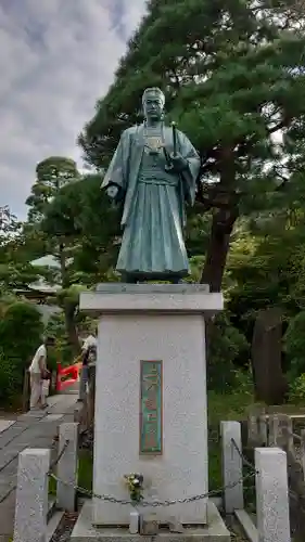 高幡不動尊　金剛寺の像