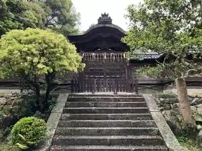新羅善神堂の山門