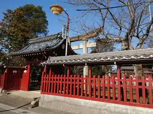 隼人神社の山門