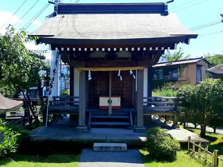 三石神社の本殿・本堂