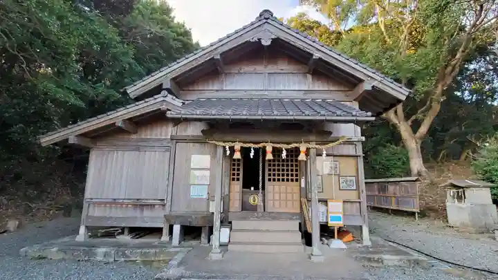 楯崎神社の本殿・本堂