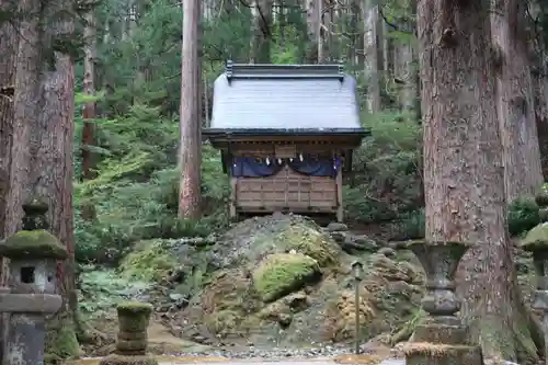 雄山神社中宮祈願殿(富山県)