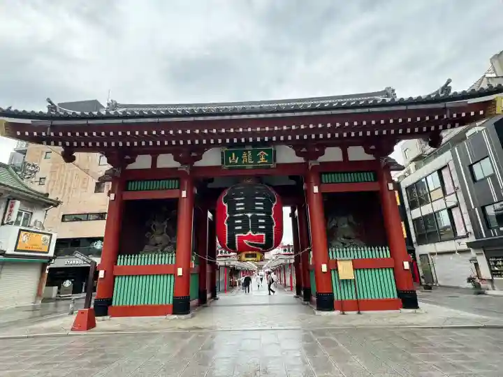浅草寺の{uncategorized: "未分類", other: "その他", undefined: "問題あり", building: "その他建物", grave: "お墓", sacred_gate: "鳥居", guardian: "狛犬", statue: "像", buddha: "仏像", history: "歴史", nature: "自然", garden: "庭園", animal: "動物", pagoda: "塔", temizu: "手水舎", mountain_gate: "山門・神門", sanctuary: "本殿・本堂", subordinate: "末社・摂社", art: "芸術", scenery: "景色", jizo: "地蔵", ema: "絵馬", goshuin: "御朱印", omikuji: "おみくじ", items: "授与品その他", amulet: "お守り", goshuincho: "御朱印帳", eats: "食事", festival: "お祭り", votive_dance: "神楽", shichigosan: "七五三参", wedding: "結婚式", experience: "体験その他", initially: "初詣", around: "周辺", anti_infection: "感染症対策"}