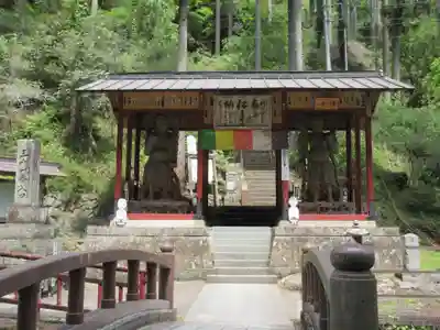 観音院の山門・神門
