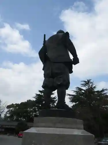 豊國神社の像