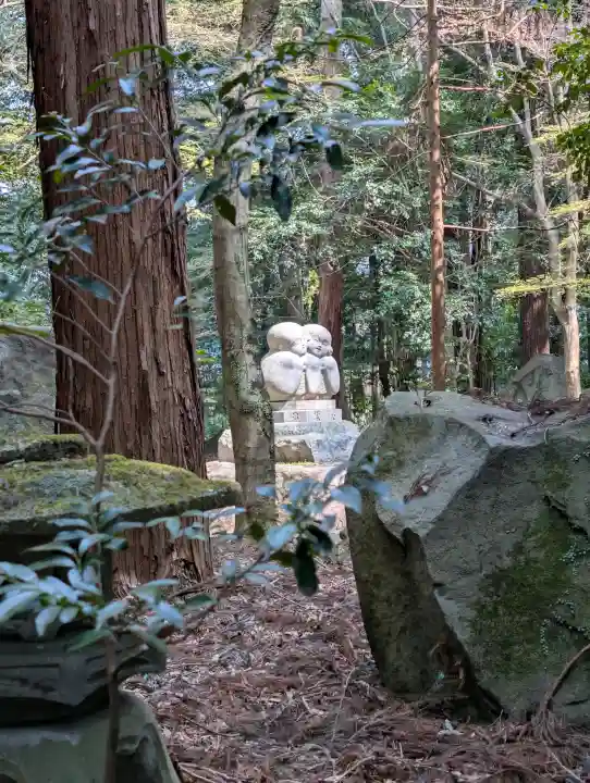 伊和神社の{uncategorized: "未分類", other: "その他", undefined: "問題あり", building: "その他建物", grave: "お墓", sacred_gate: "鳥居", guardian: "狛犬", statue: "像", buddha: "仏像", history: "歴史", nature: "自然", garden: "庭園", animal: "動物", pagoda: "塔", temizu: "手水舎", mountain_gate: "山門・神門", sanctuary: "本殿・本堂", subordinate: "末社・摂社", art: "芸術", scenery: "景色", jizo: "地蔵", ema: "絵馬", goshuin: "御朱印", omikuji: "おみくじ", items: "授与品その他", amulet: "お守り", goshuincho: "御朱印帳", eats: "食事", festival: "お祭り", votive_dance: "神楽", shichigosan: "七五三参", wedding: "結婚式", experience: "体験その他", initially: "初詣", around: "周辺", anti_infection: "感染症対策"}