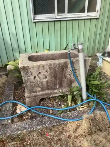 余坂弘法堂（大師堂）の手水舎