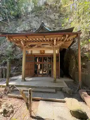安國論寺（安国論寺）の{uncategorized: "未分類", other: "その他", undefined: "問題あり", building: "その他建物", grave: "お墓", sacred_gate: "鳥居", guardian: "狛犬", statue: "像", buddha: "仏像", history: "歴史", nature: "自然", garden: "庭園", animal: "動物", pagoda: "塔", temizu: "手水舎", mountain_gate: "山門・神門", sanctuary: "本殿・本堂", subordinate: "末社・摂社", art: "芸術", scenery: "景色", jizo: "地蔵", ema: "絵馬", goshuin: "御朱印", omikuji: "おみくじ", items: "授与品その他", amulet: "お守り", goshuincho: "御朱印帳", eats: "食事", festival: "お祭り", votive_dance: "神楽", shichigosan: "七五三参", wedding: "結婚式", experience: "体験その他", initially: "初詣", around: "周辺", anti_infection: "感染症対策"}