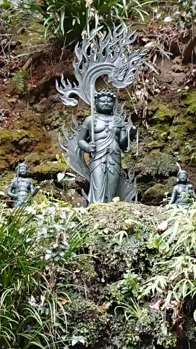 明王院(満願寺別院)の仏像