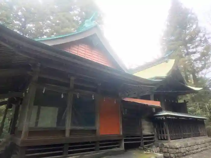 色見熊野座神社の本殿