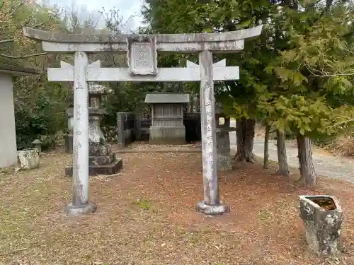 大神宮の{uncategorized: "未分類", other: "その他", undefined: "問題あり", building: "その他建物", grave: "お墓", sacred_gate: "鳥居", guardian: "狛犬", statue: "像", buddha: "仏像", history: "歴史", nature: "自然", garden: "庭園", animal: "動物", pagoda: "塔", temizu: "手水舎", mountain_gate: "山門・神門", sanctuary: "本殿・本堂", subordinate: "末社・摂社", art: "芸術", scenery: "景色", jizo: "地蔵", ema: "絵馬", goshuin: "御朱印", omikuji: "おみくじ", items: "授与品その他", amulet: "お守り", goshuincho: "御朱印帳", eats: "食事", festival: "お祭り", votive_dance: "神楽", shichigosan: "七五三参", wedding: "結婚式", experience: "体験その他", initially: "初詣", around: "周辺", anti_infection: "感染症対策"}