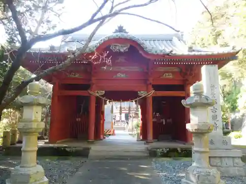 那古寺の山門