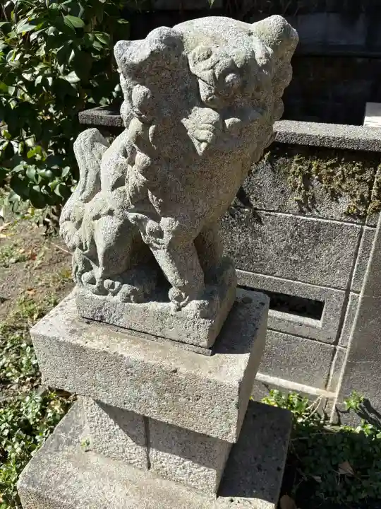 小梳神社の{uncategorized: "未分類", other: "その他", undefined: "問題あり", building: "その他建物", grave: "お墓", sacred_gate: "鳥居", guardian: "狛犬", statue: "像", buddha: "仏像", history: "歴史", nature: "自然", garden: "庭園", animal: "動物", pagoda: "塔", temizu: "手水舎", mountain_gate: "山門・神門", sanctuary: "本殿・本堂", subordinate: "末社・摂社", art: "芸術", scenery: "景色", jizo: "地蔵", ema: "絵馬", goshuin: "御朱印", omikuji: "おみくじ", items: "授与品その他", amulet: "お守り", goshuincho: "御朱印帳", eats: "食事", festival: "お祭り", votive_dance: "神楽", shichigosan: "七五三参", wedding: "結婚式", experience: "体験その他", initially: "初詣", around: "周辺", anti_infection: "感染症対策"}