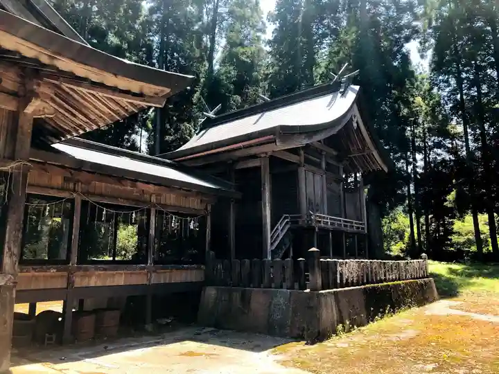 健男霜凝日子神社の本殿・本堂