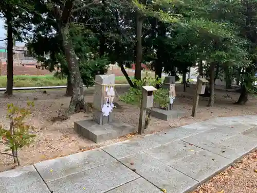 万九千社の末社・摂社