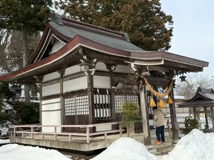 弁財天白龍王大権現の{uncategorized: "未分類", other: "その他", undefined: "問題あり", building: "その他建物", grave: "お墓", sacred_gate: "鳥居", guardian: "狛犬", statue: "像", buddha: "仏像", history: "歴史", nature: "自然", garden: "庭園", animal: "動物", pagoda: "塔", temizu: "手水舎", mountain_gate: "山門・神門", sanctuary: "本殿・本堂", subordinate: "末社・摂社", art: "芸術", scenery: "景色", jizo: "地蔵", ema: "絵馬", goshuin: "御朱印", omikuji: "おみくじ", items: "授与品その他", amulet: "お守り", goshuincho: "御朱印帳", eats: "食事", festival: "お祭り", votive_dance: "神楽", shichigosan: "七五三参", wedding: "結婚式", experience: "体験その他", initially: "初詣", around: "周辺", anti_infection: "感染症対策"}