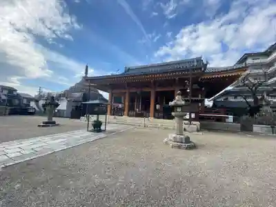 壬生寺の本殿・本堂