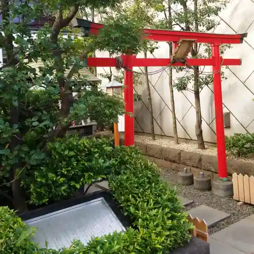 有楽稲荷神社の鳥居