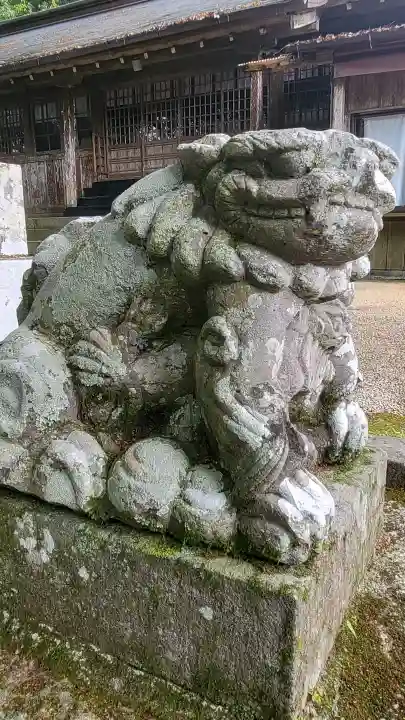新田神社の{uncategorized: "未分類", other: "その他", undefined: "問題あり", building: "その他建物", grave: "お墓", sacred_gate: "鳥居", guardian: "狛犬", statue: "像", buddha: "仏像", history: "歴史", nature: "自然", garden: "庭園", animal: "動物", pagoda: "塔", temizu: "手水舎", mountain_gate: "山門・神門", sanctuary: "本殿・本堂", subordinate: "末社・摂社", art: "芸術", scenery: "景色", jizo: "地蔵", ema: "絵馬", goshuin: "御朱印", omikuji: "おみくじ", items: "授与品その他", amulet: "お守り", goshuincho: "御朱印帳", eats: "食事", festival: "お祭り", votive_dance: "神楽", shichigosan: "七五三参", wedding: "結婚式", experience: "体験その他", initially: "初詣", around: "周辺", anti_infection: "感染症対策"}